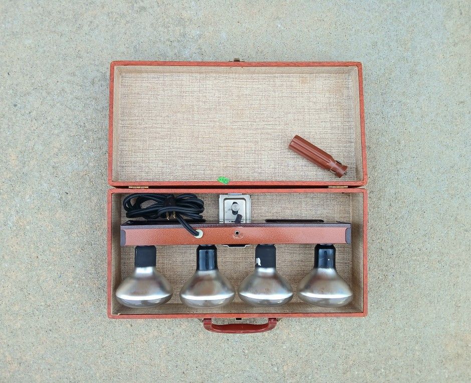 Vintage Acme Lite Mov-E-Lite/Case