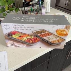 Brand New Serving Set 
