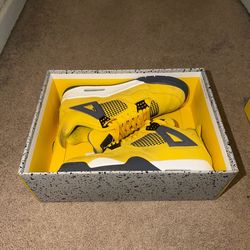 Jordan 4 Lightning Size 10.5 $150‼️