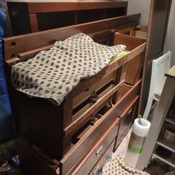 Complete Storage Bed with 8 Drawers + 2 Spaces.