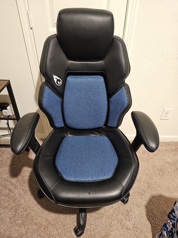 DPS Insight 3D Gaming Chair for Sale in San Antonio,