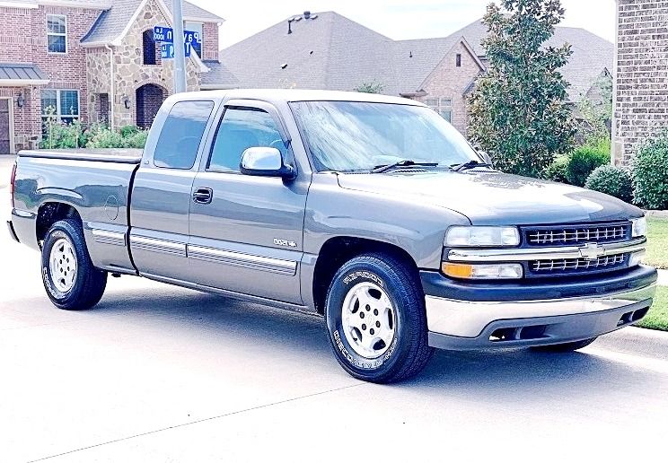 ֆ12OO 4WD CHEVY SILVERADO 4WD