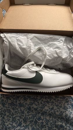 FREE BOY SHOES 3.5Y