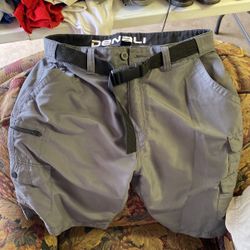 Sz 32 Shorts