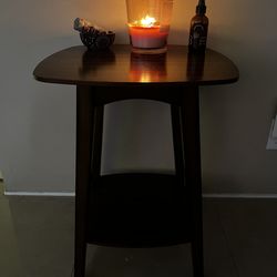 Mid-Century Style Wooden Corner / End Table with Shelf