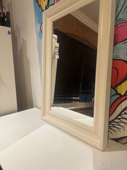 Vanity mirror