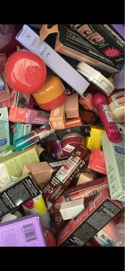 Elf nyx maybelline L’Oréal milani 100 piezes for $325