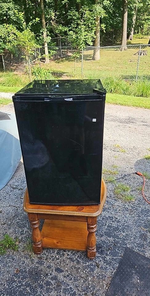 Samsung Mini Refrigerator