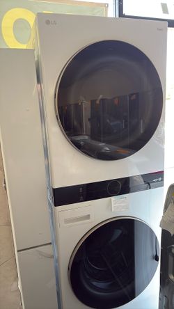 L G Tower Washer And Gas Dryer New