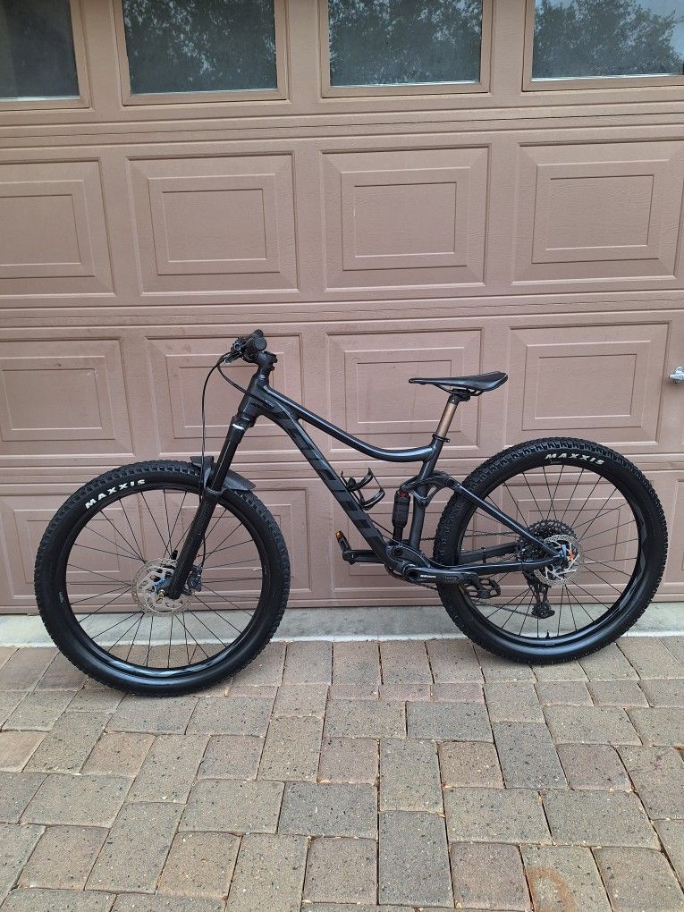 GIANT STANCE 27.5 INCH FULL SUSPENSION MOUNTAIN BIKE ( SETUP TUBELESS) CHECK MY OTHER BIKES 