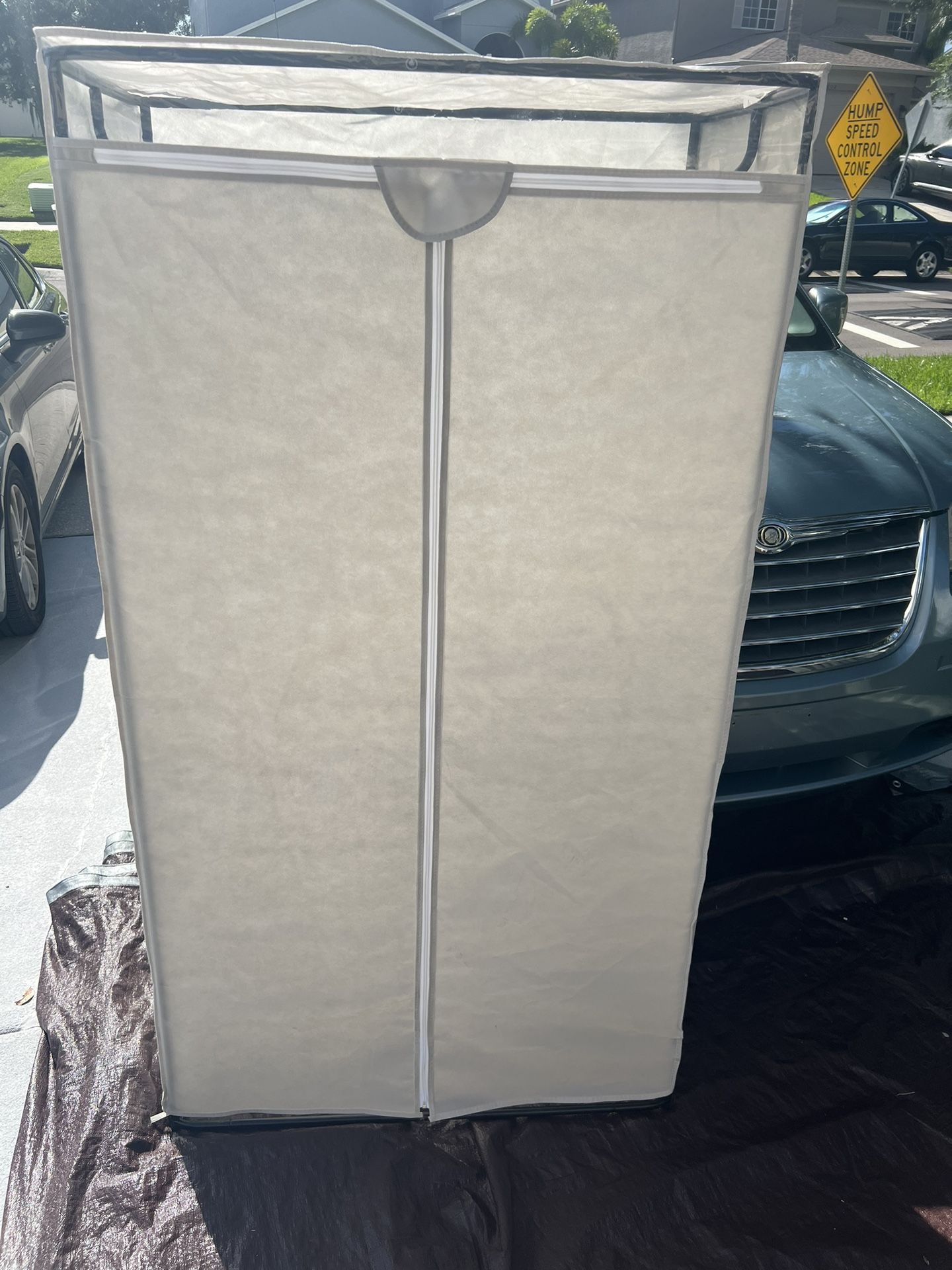 Cloth Hanging Temp Closet