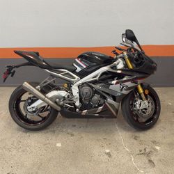 2020 Triumph Daytona Moto 2