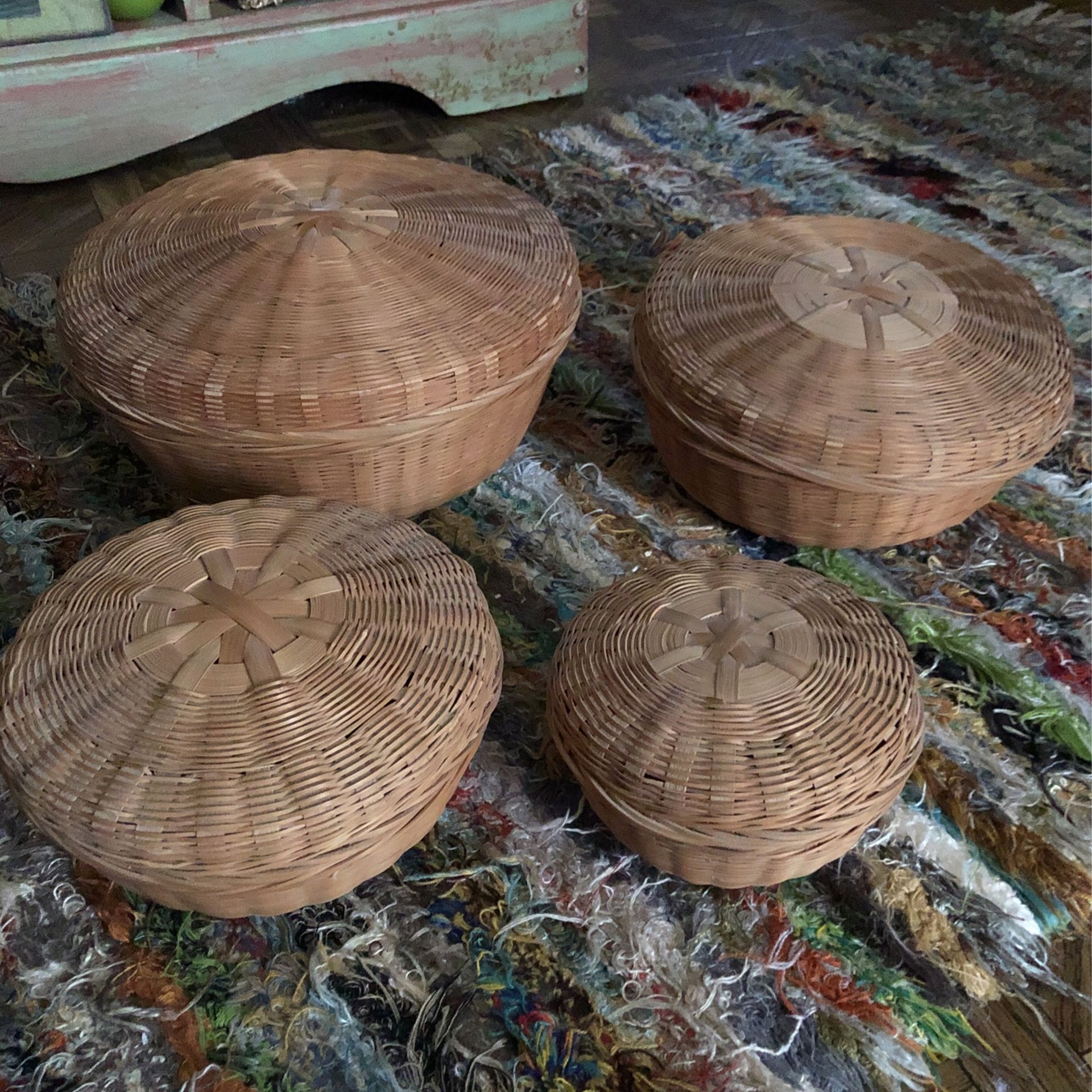 Set Of 4 Vintage Baskets With Lids