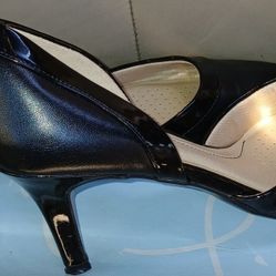 Black Closed Toe Short Heels Size 10