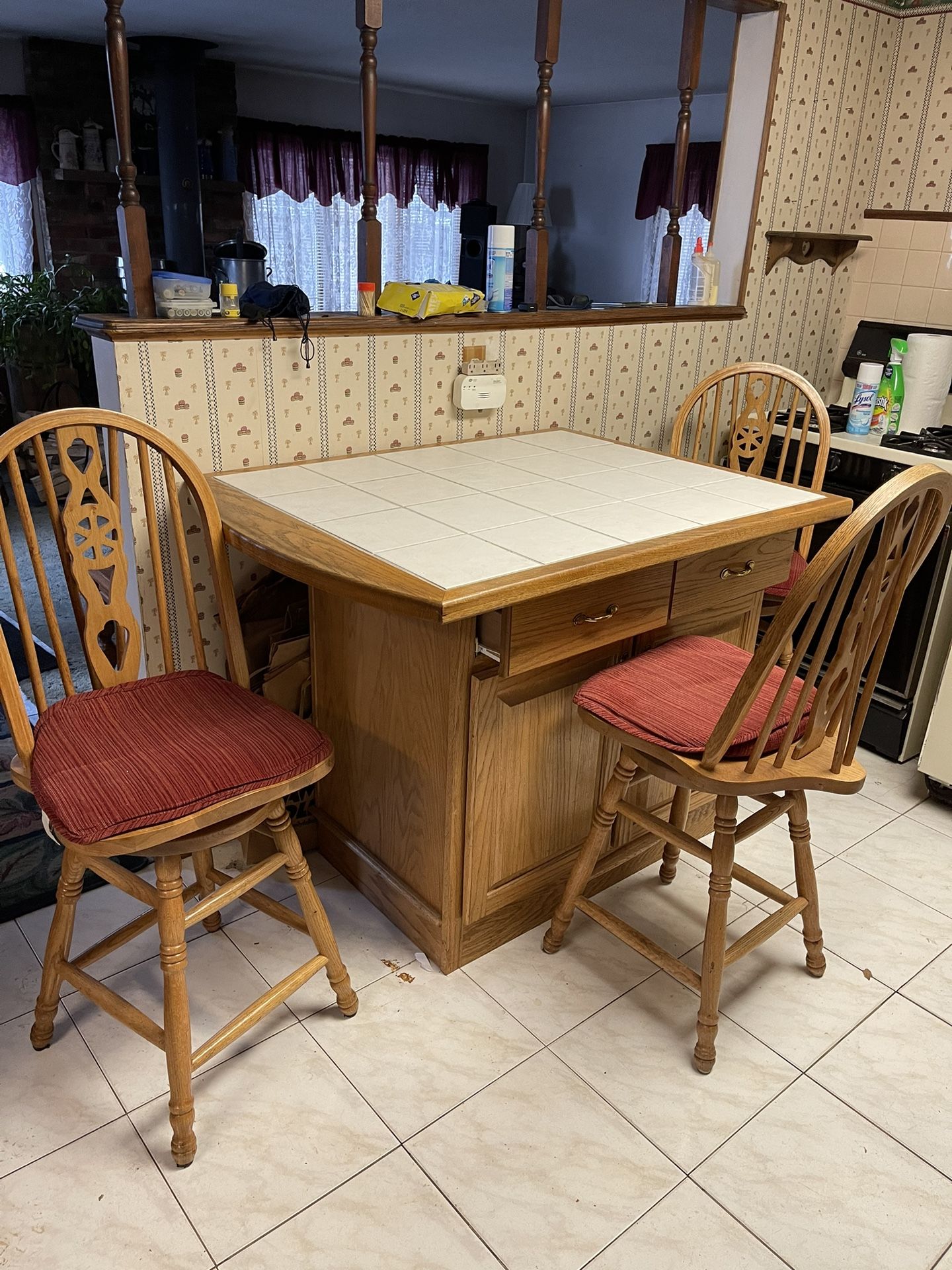 Custom Made Kitchen Table With 5 Chairs
