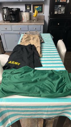 Men’s shorts size Medium/ 32
