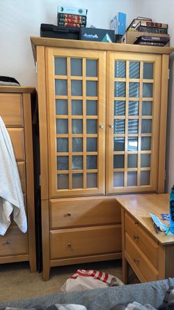 Solid Wood Armoire / Closet & Storage Cabinet – Excellent Condition
