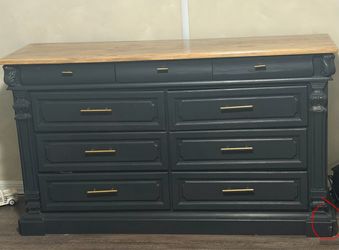 Dresser