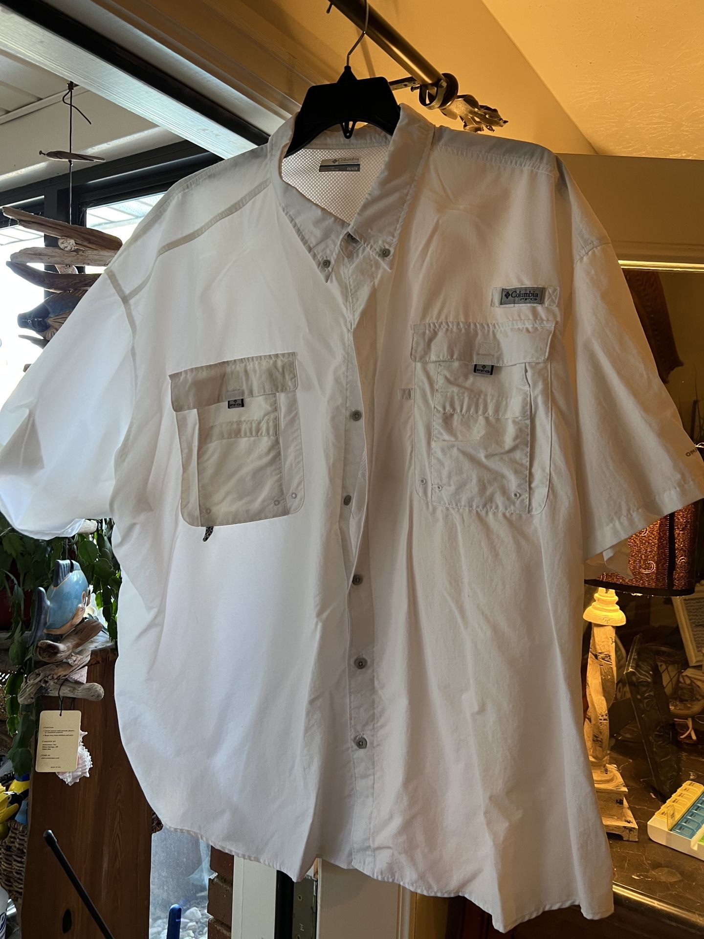 Men’s white Columbia short sleeve shirt size 4X