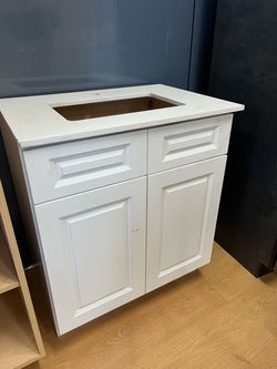 White bathroom Shaker style vanity