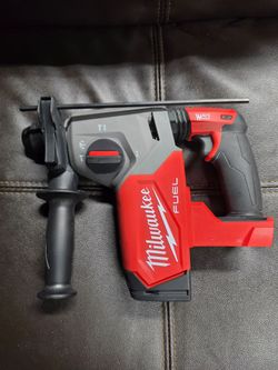 Milwaukee M18 FUEL 1" SDS Plus Rotary Hammer