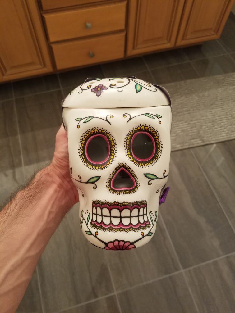 Calaveras Mexican skull heat lamp