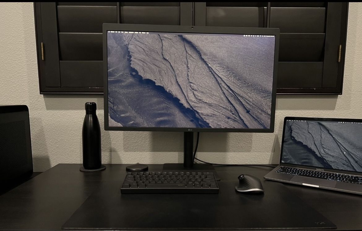27" 5K UHD UltraFine™ IPS Monitor with macOS Compatibility