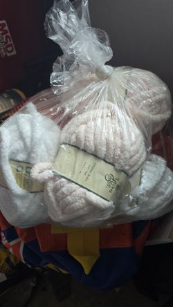 Yarn Bee Eternal Bliss & Soft Pink Yarn Bundle