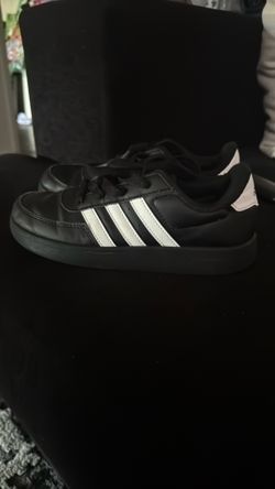 black adidas