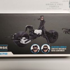 Mcfarlane  Exclusive Gold Label CATWOMAN and BATPOD (DARK KNIGHT RISES) Sealed Package 