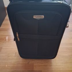 PREMIUM BAG WITH CARRY ON AND BATHROOM BAG