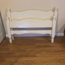 White Painted Wooden Twin Bed
