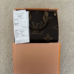 Louis Vuitton | Leather Medium Tote | OnTheGo BB