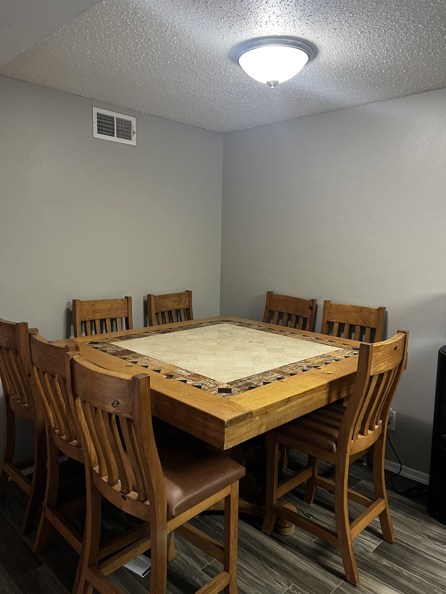Dining Room Table And 8 Chairs 