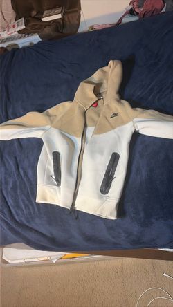 Nike tech size Small white and brown