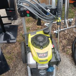 Honda 2800 PSI Gas Powered Pressure Washer