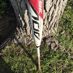 Easton "Double Barrell" ( See Pics) 30 Inch. Located In Glendora.  SEE MY PAGE FOR OTHER BASEBALL EQUIPMENT FOR SALE CHEAP!!!