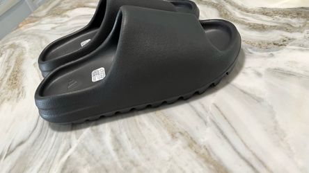 Yezzy slides size 9 men’s no box