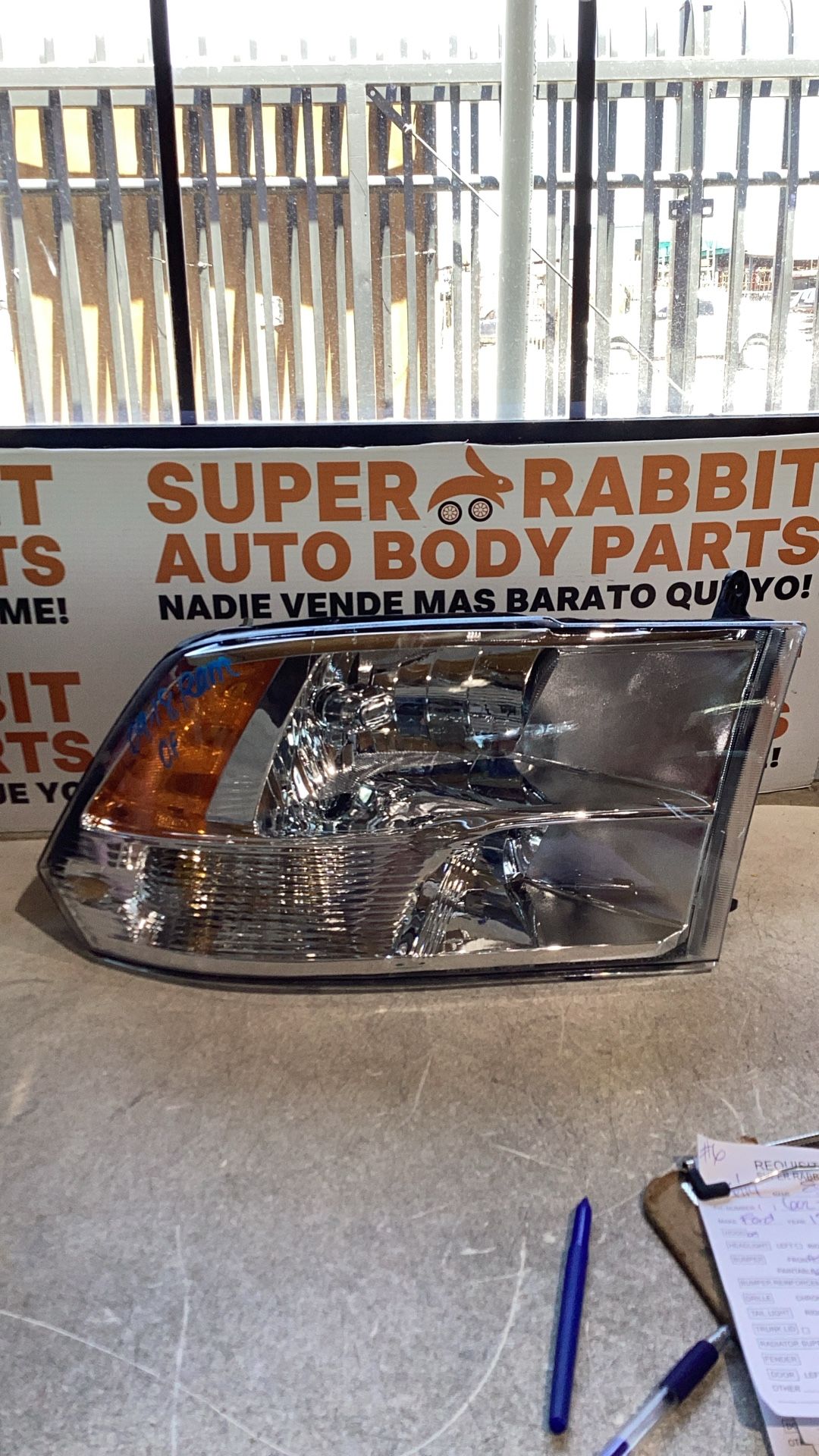 2009 Ram Passenger Halogen Headlight Aftermarket COMPLETE. 2018