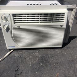 Very Good Condition Fedders Air Conditioner 