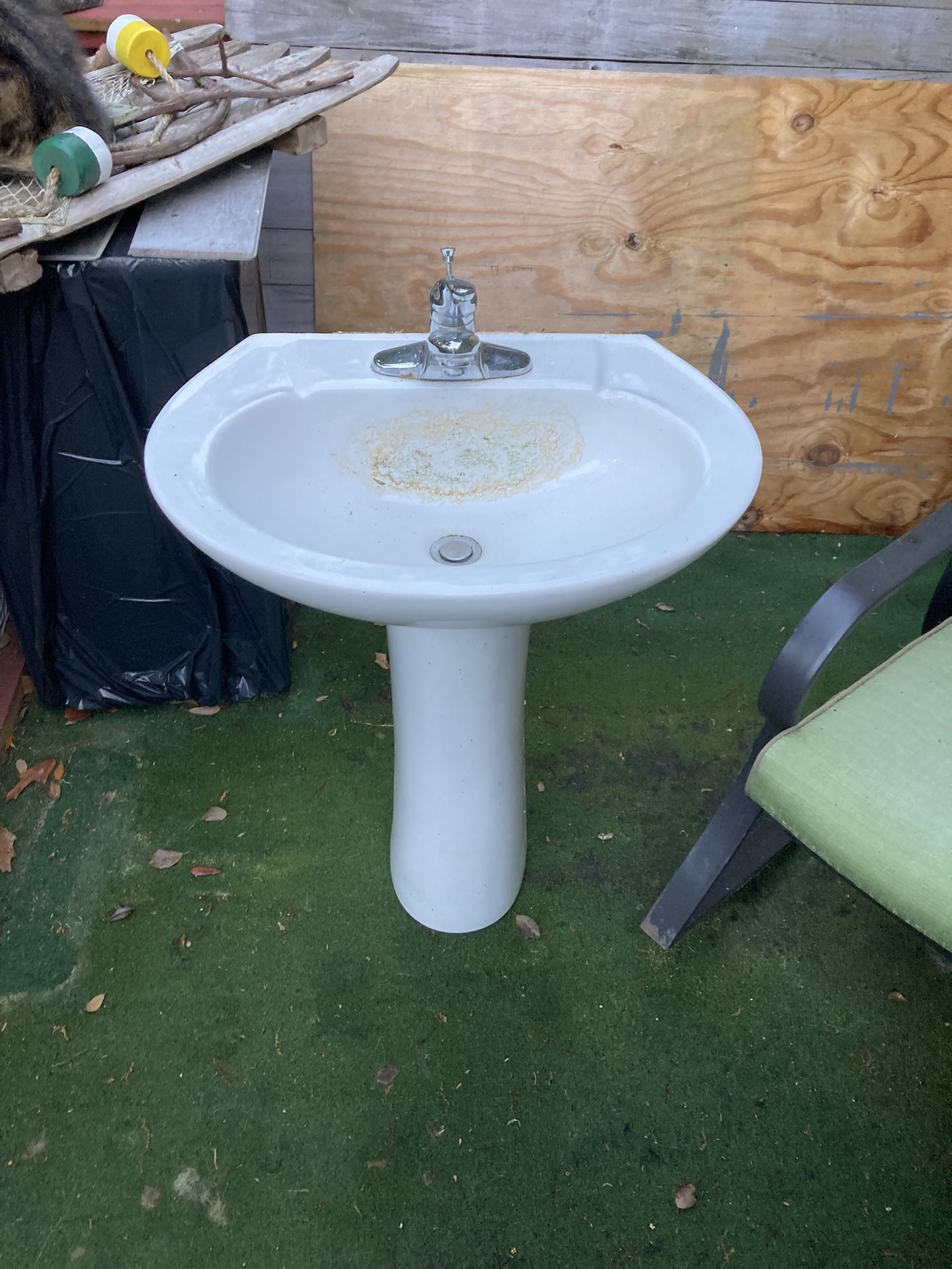 Pedestal Sink