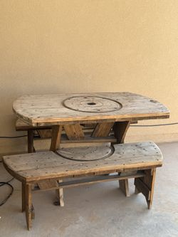outdoor table and chairs