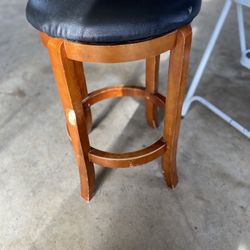 2 Barstools