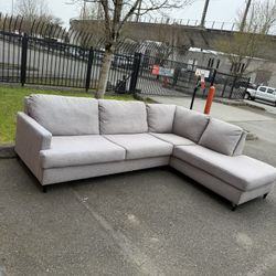 Ashley Sectional Couch-FREE DELIVERY 🚚 