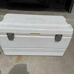 Igloo White 94 Quart Cooler