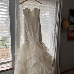 Unworn Romantic Maggie Sottero Wedding Dress 👰 (size 6- Never Worn)