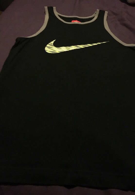 boy's Nike summer tank top 🤗