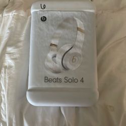 Beats Solo 4