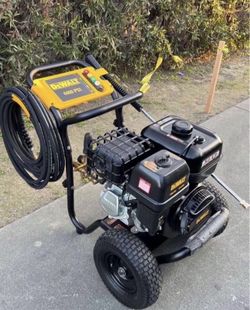 DEWALT 4400 PSI 4.0 GPM Cold Water Gas Pressure Washer