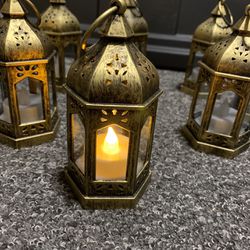 Small gold Lanterns Thumbnail